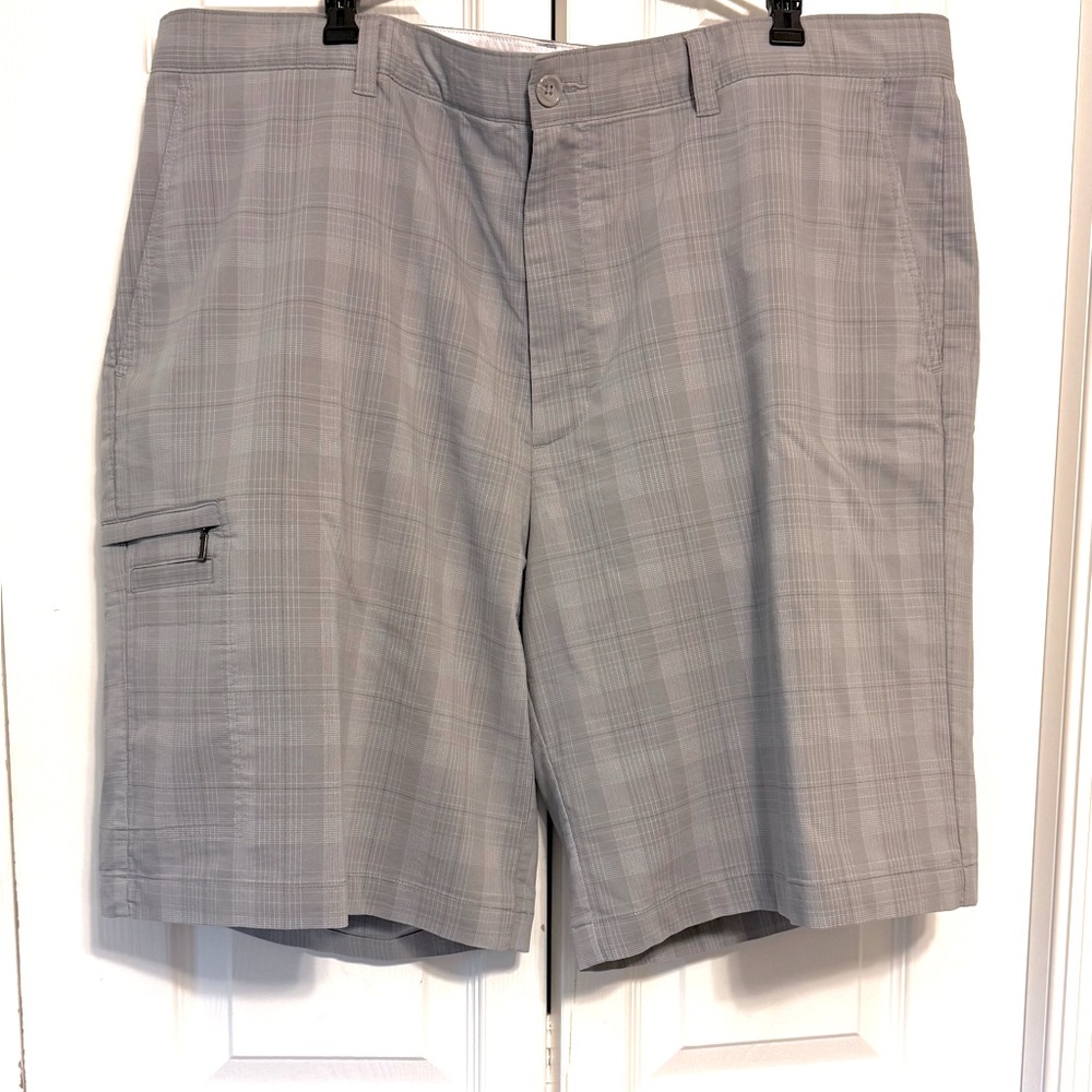 Greg Norman Collection Gray Cargo Shorts, Size 42